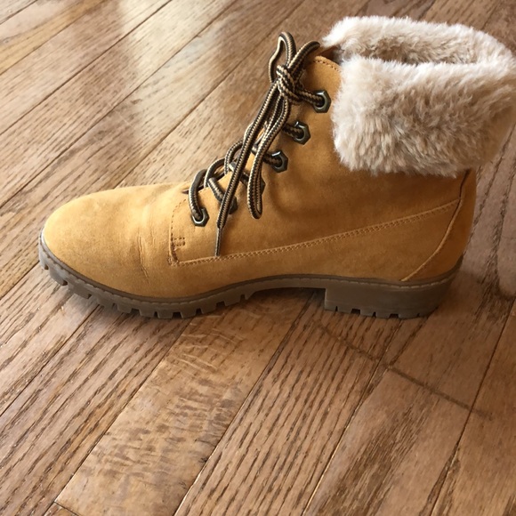 Women’s boots size 8m - Picture 4 of 10